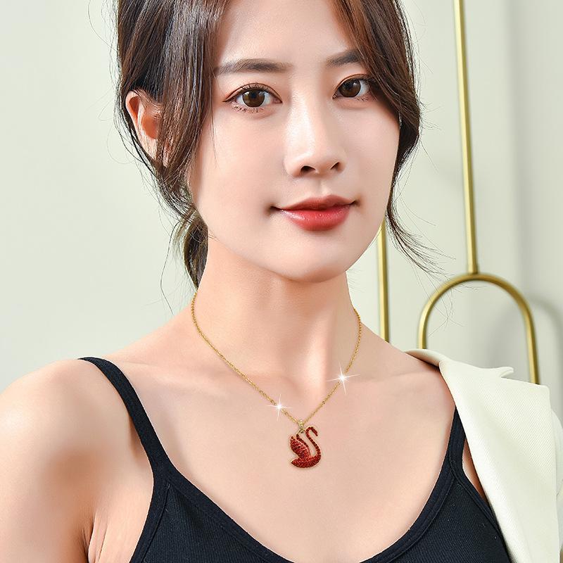 High-grade Classic Diamond Swan Titanium Steel Clavicle Necklaces