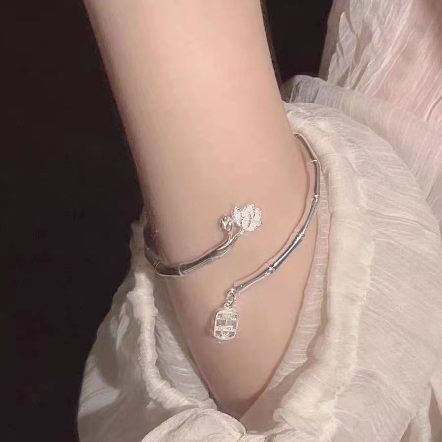 Lotus Open Female Presages Safety For Girlfriend Bracelet
