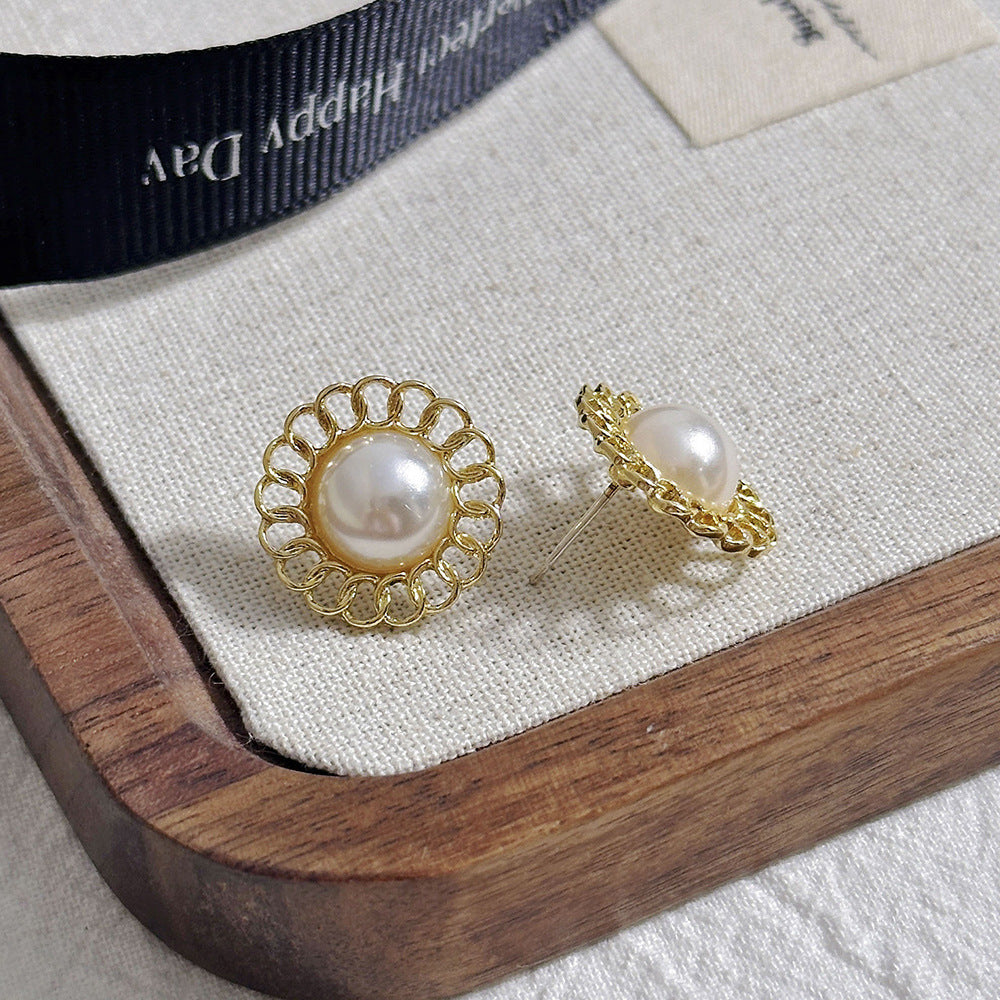 Women's Pearl Fashion High-grade Summer Ear Light Earrings