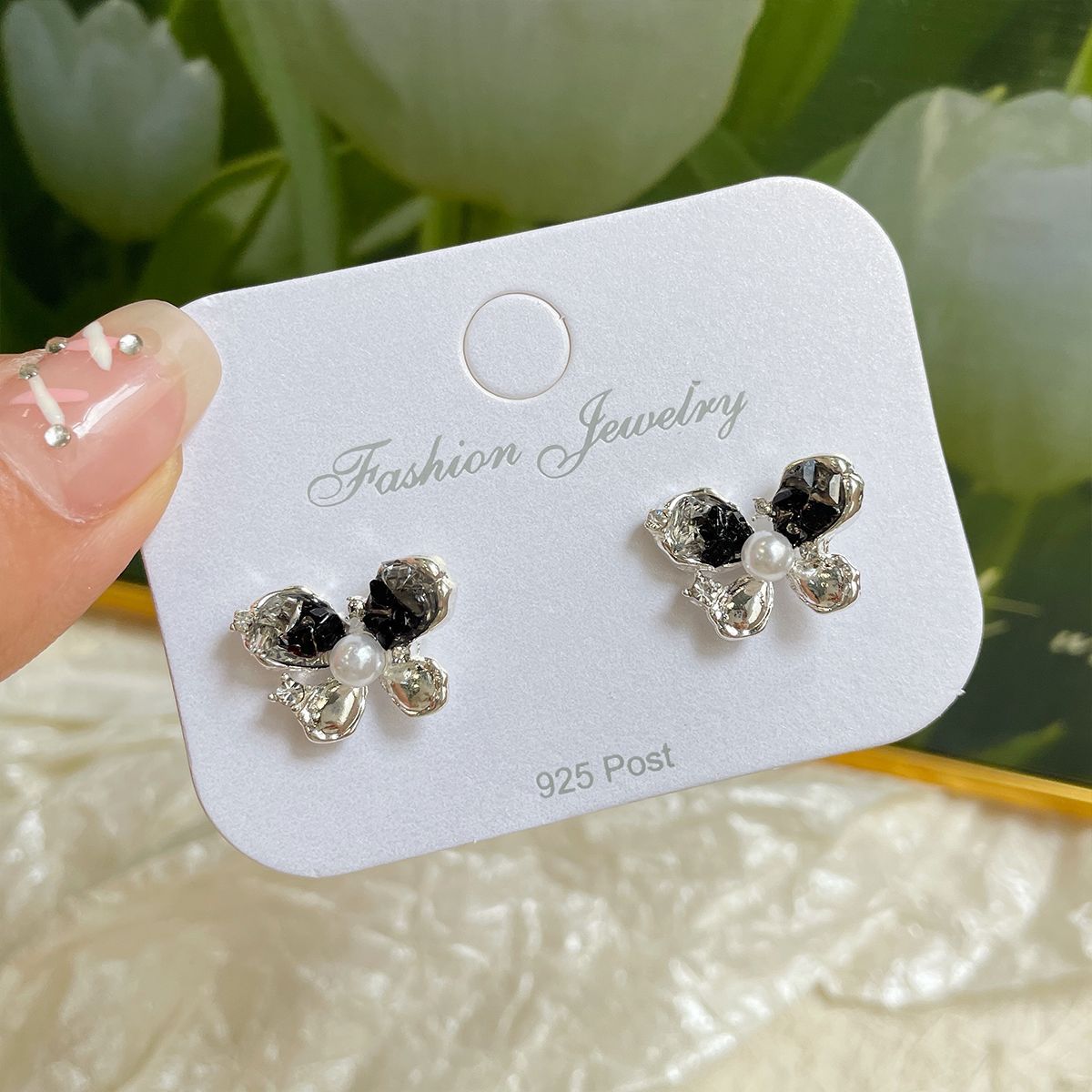 Women's Gradient Crystal Bow Sier Needle Light Luxury Pearl Butterfly Earrings