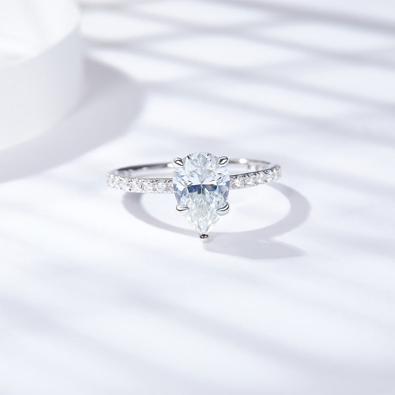 Pear-Shaped D-Color VVS1 Moissanite Engagement Ring in 18K Gold-Plated Sterling Silver – Elegant Waterdrop Design