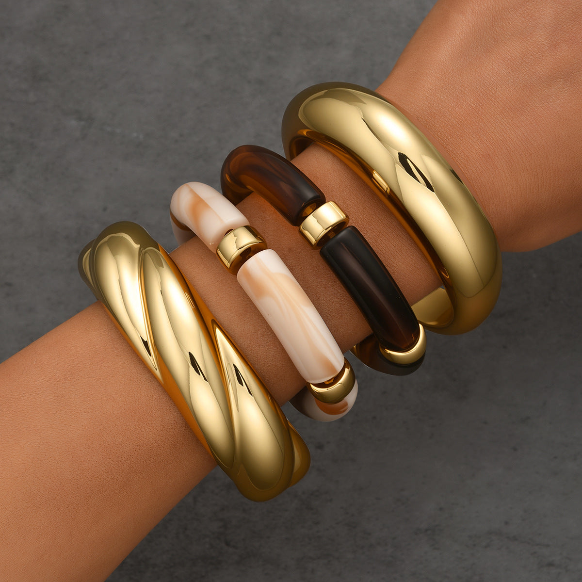 Wide Brim Open-ended Personalized Glossy Acrylic Suit Bracelet