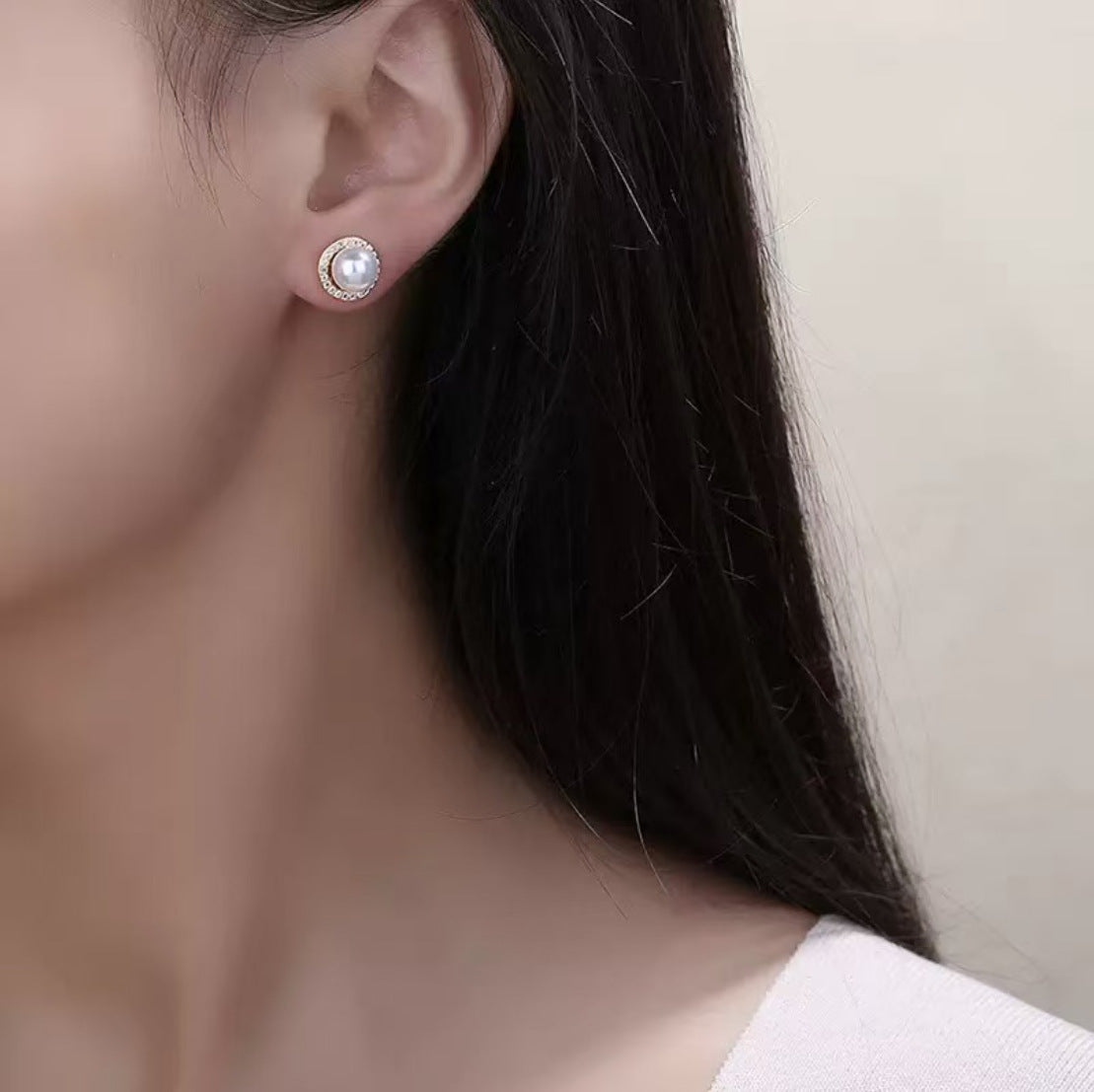 High-grade Pearl Zircon Ear Niche Design Clip Refined Simple Geometric Stud Earrings