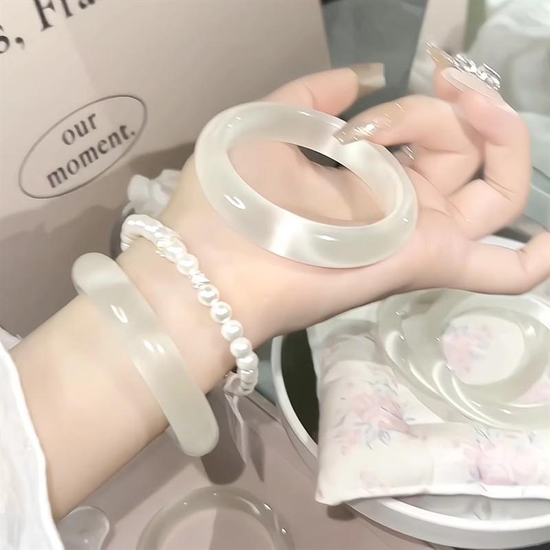 Moonlight Cat Eye Ice Transparent Lychee Jelly With Exquisite Bracelet