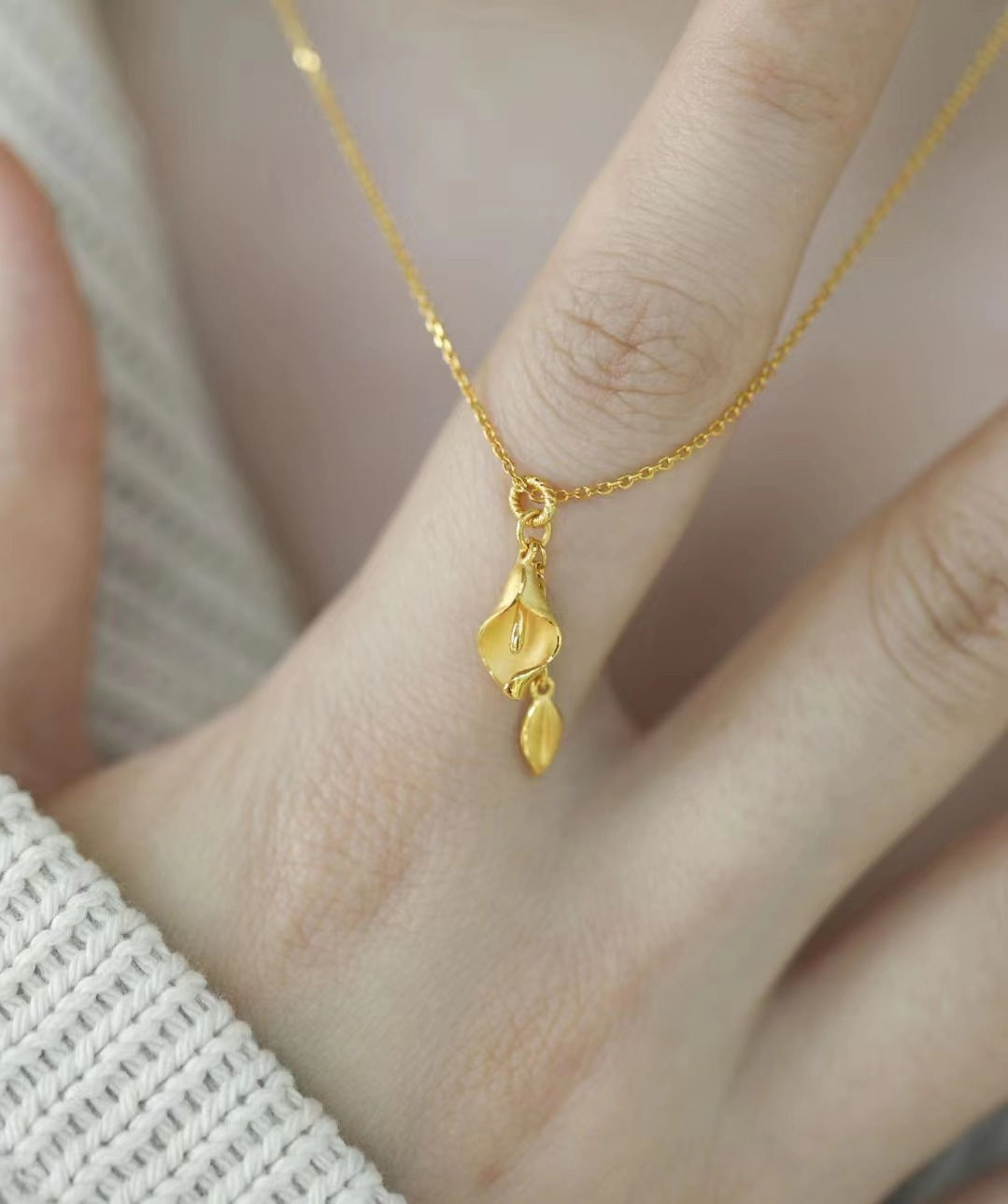 Women's Gold Common Calla Flower Tassel For Gentle Necklaces