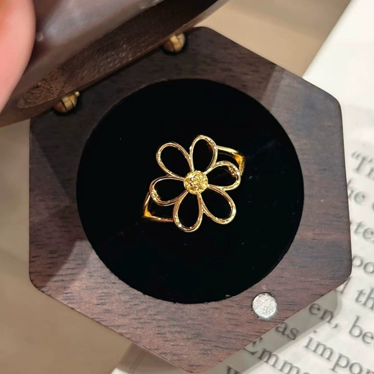 Exquisite Hollow Flower Female Style Sweet Personality Fashion Open Index Ring