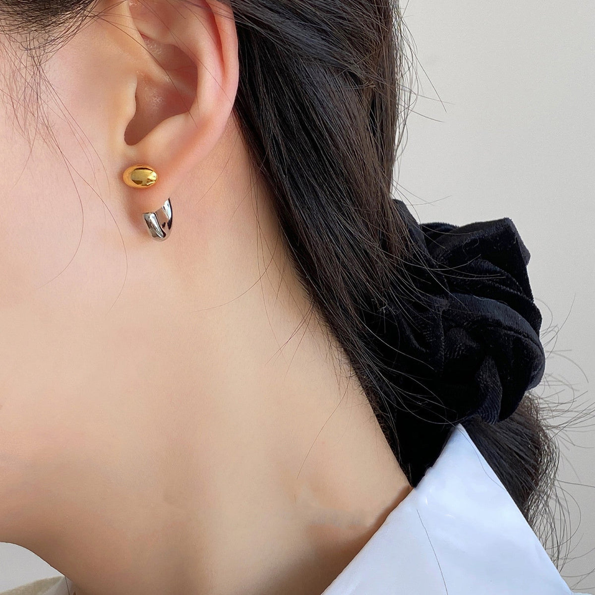 Women's Personalized Innovative Ear Half Opening Oval Light Luxury Gold Sier Stud Earrings