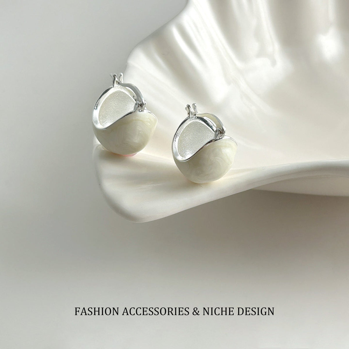 Semicircle Drop Oil Blue Dopamine Ear Clip Earrings