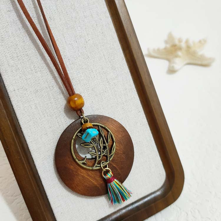 Women's Ethnic Retro Tassel Round Leaves Hollow Out Necklace
