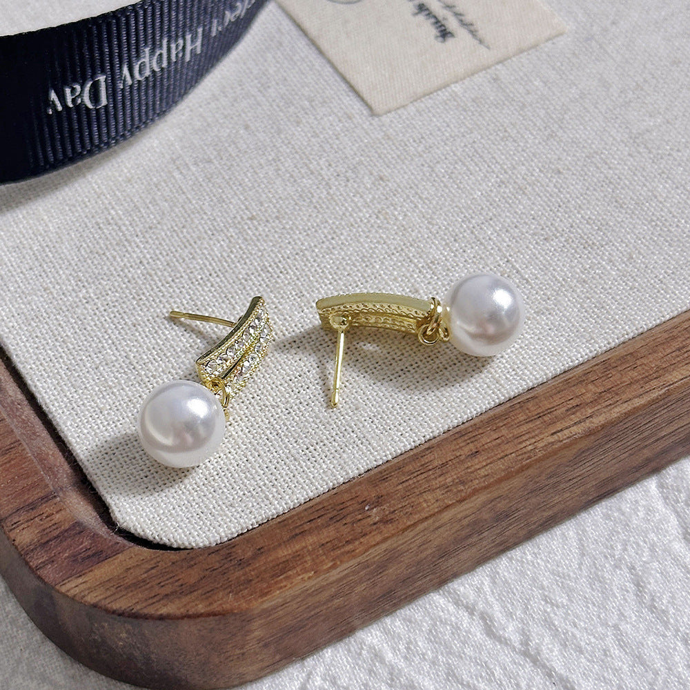 Women's Pearl Fashion High-grade Summer Ear Light Earrings