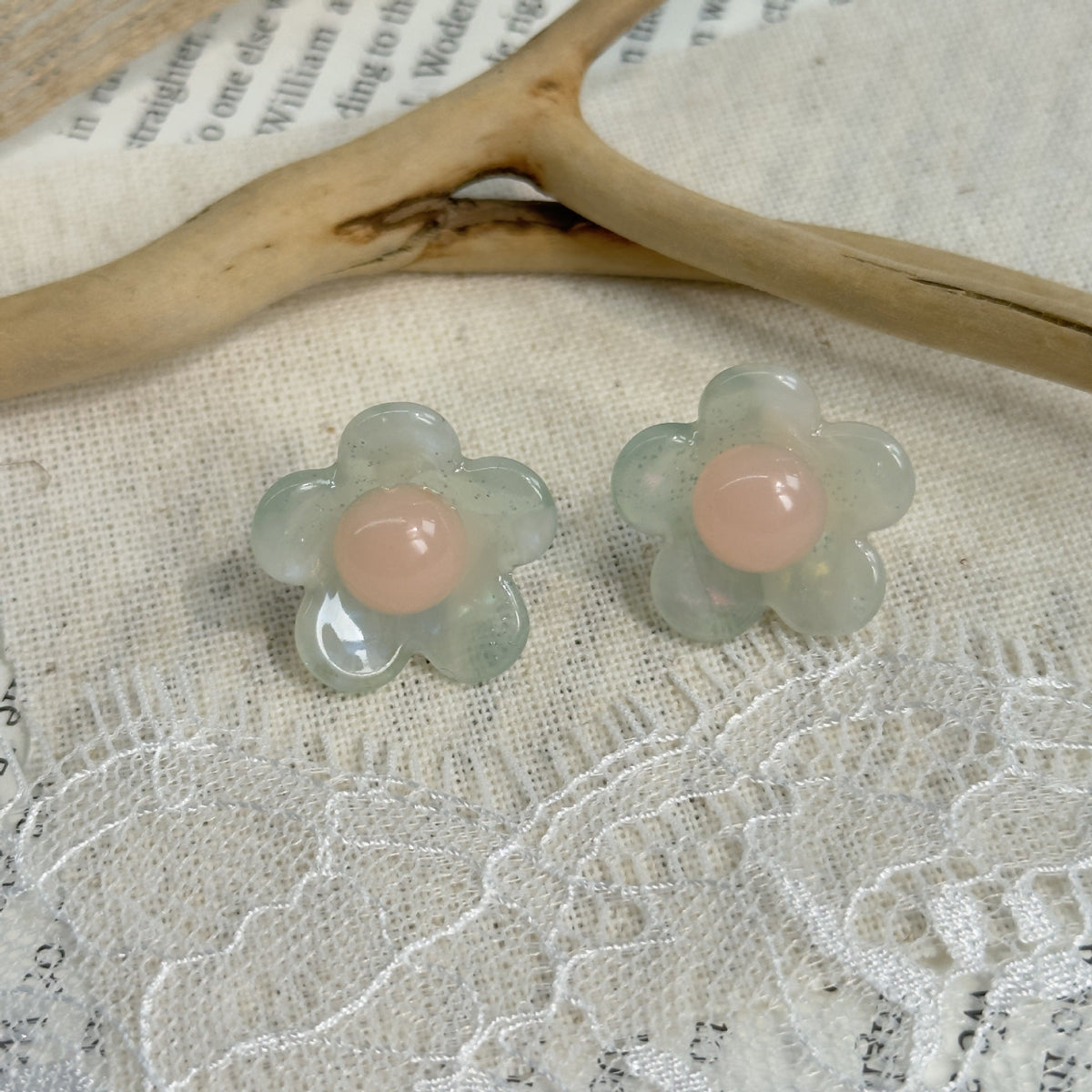 Women's Contrast Color Sweet Acetic Acid Clear Fashion Earrings