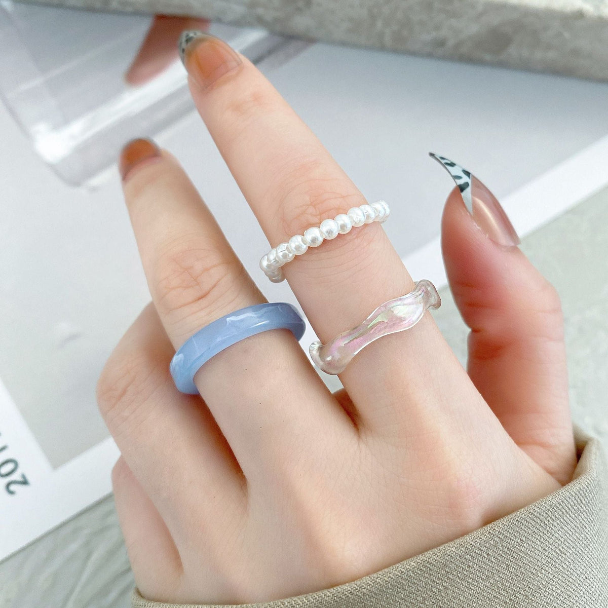 Simple Resin Pearl Female Niche Senior Acrylic Suit Ring