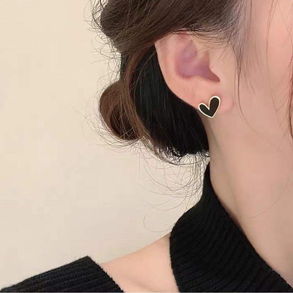 Women's Fashion Love Heart Light Luxury Sweet Everyday Joker Pearl White Earrings