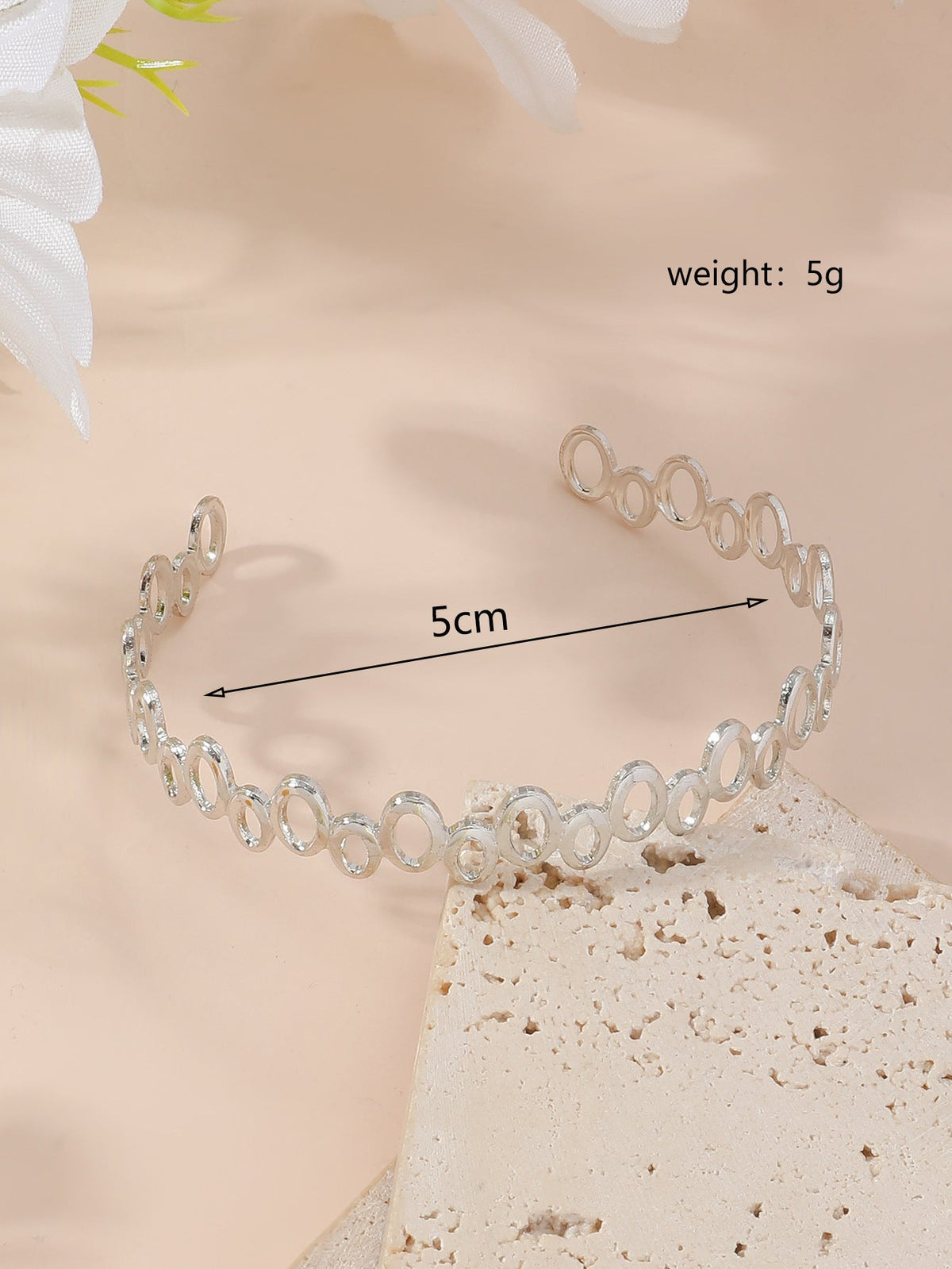 Winding Hollow Open-end High-grade Light Luxury Bracelets