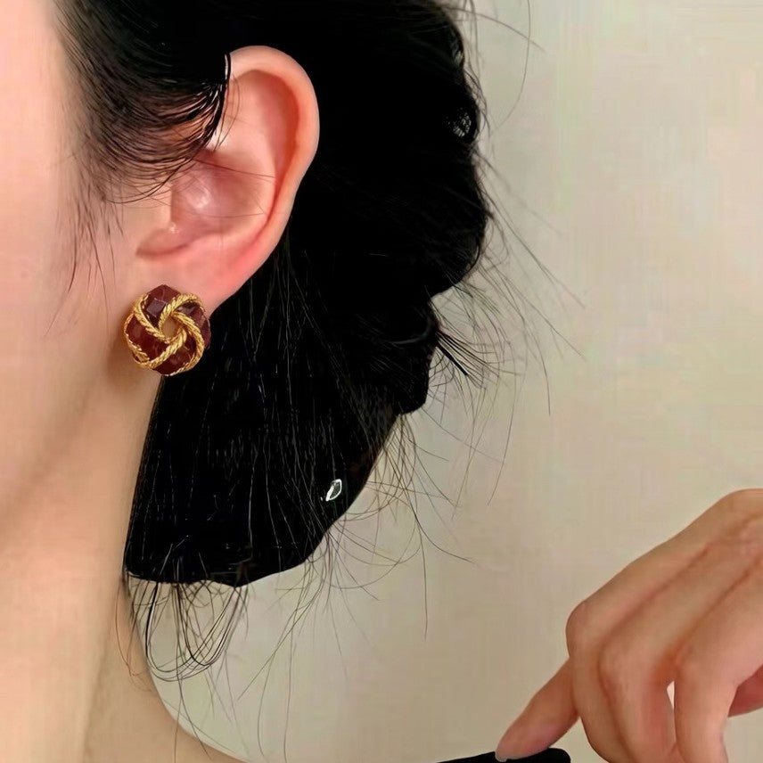 Women's Exquisite Contrast Color Truelove Knot Design High-grade Light Stud Earrings