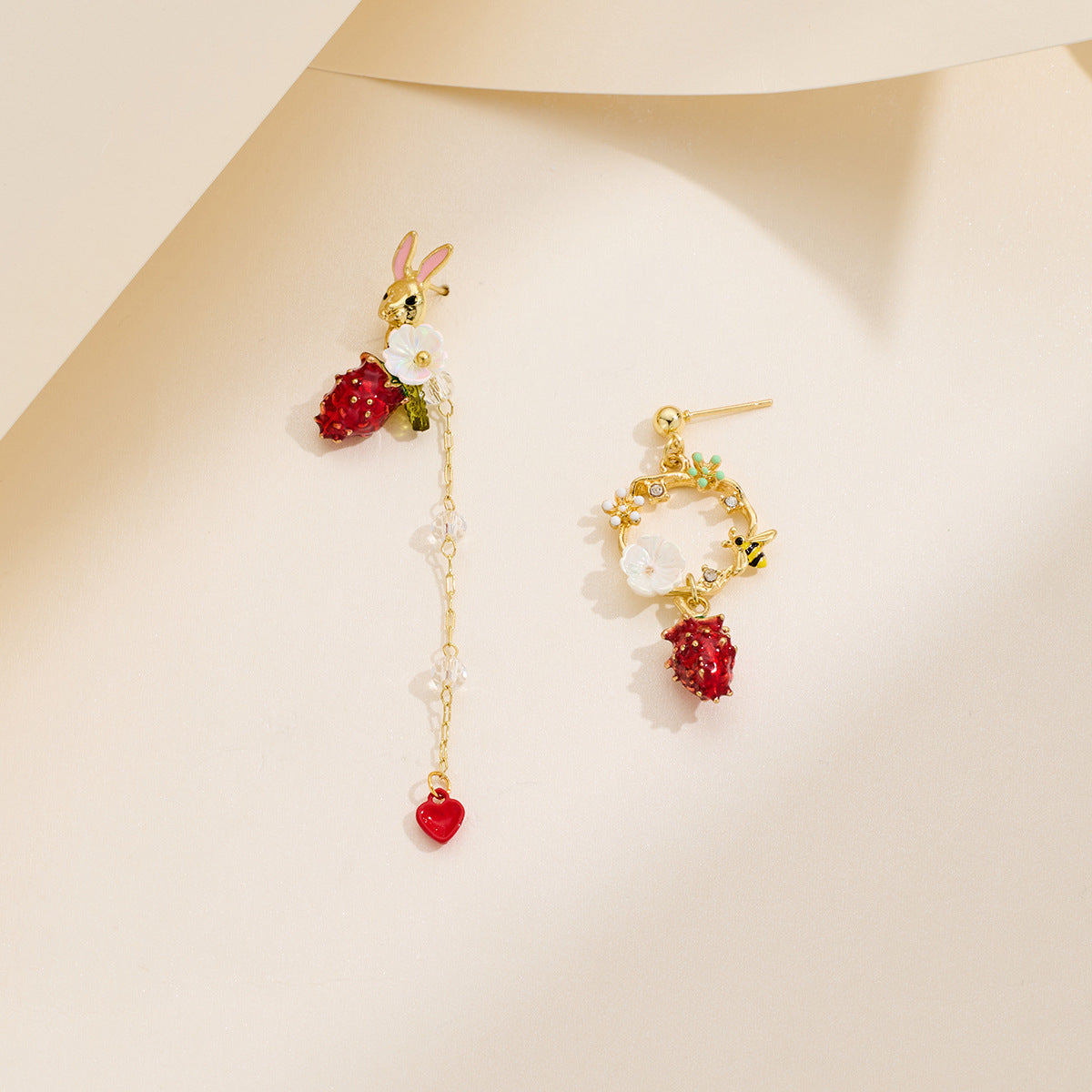 Broadcast Asymmetric Strawberry Chain Geometric Tassel Female Rabbit Earrings