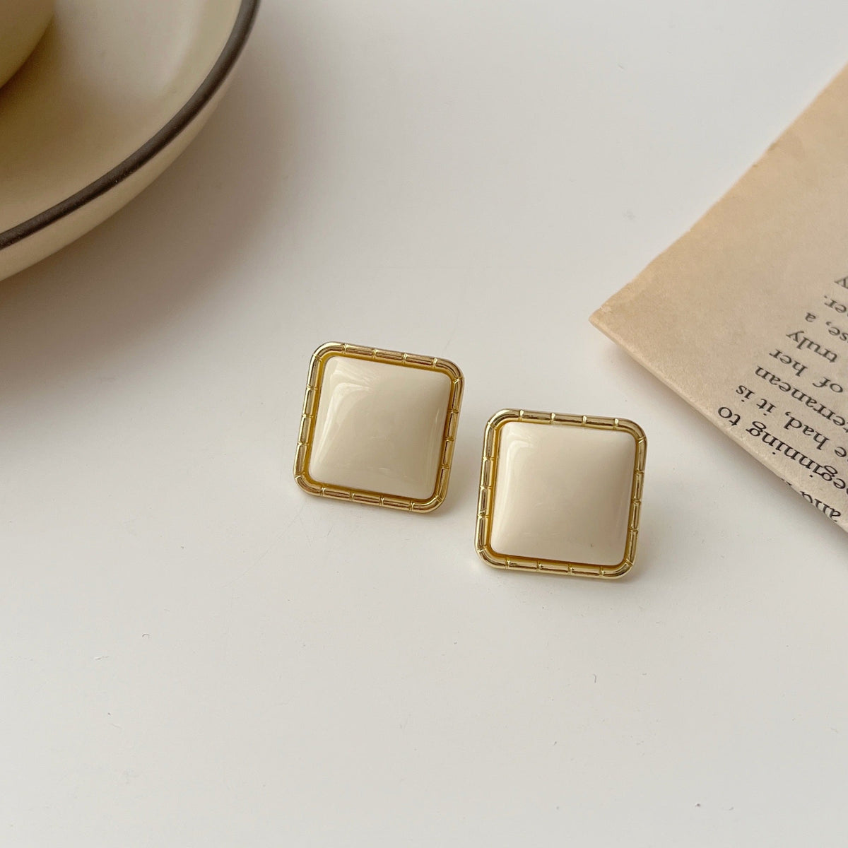 French Style Temperament White Geometric Elegant Trendy High-grade Earrings