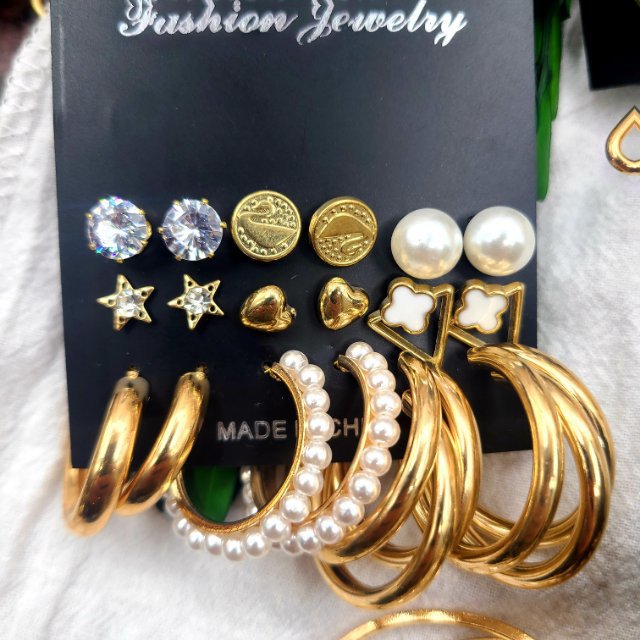 Women's French Retro Circle Pearl For Stud Earrings