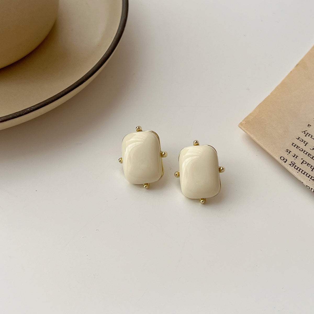 French Style Temperament White Geometric Elegant Trendy High-grade Earrings