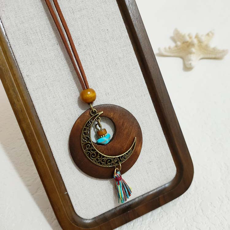 Women's Ethnic Retro Tassel Round Leaves Hollow Out Necklace