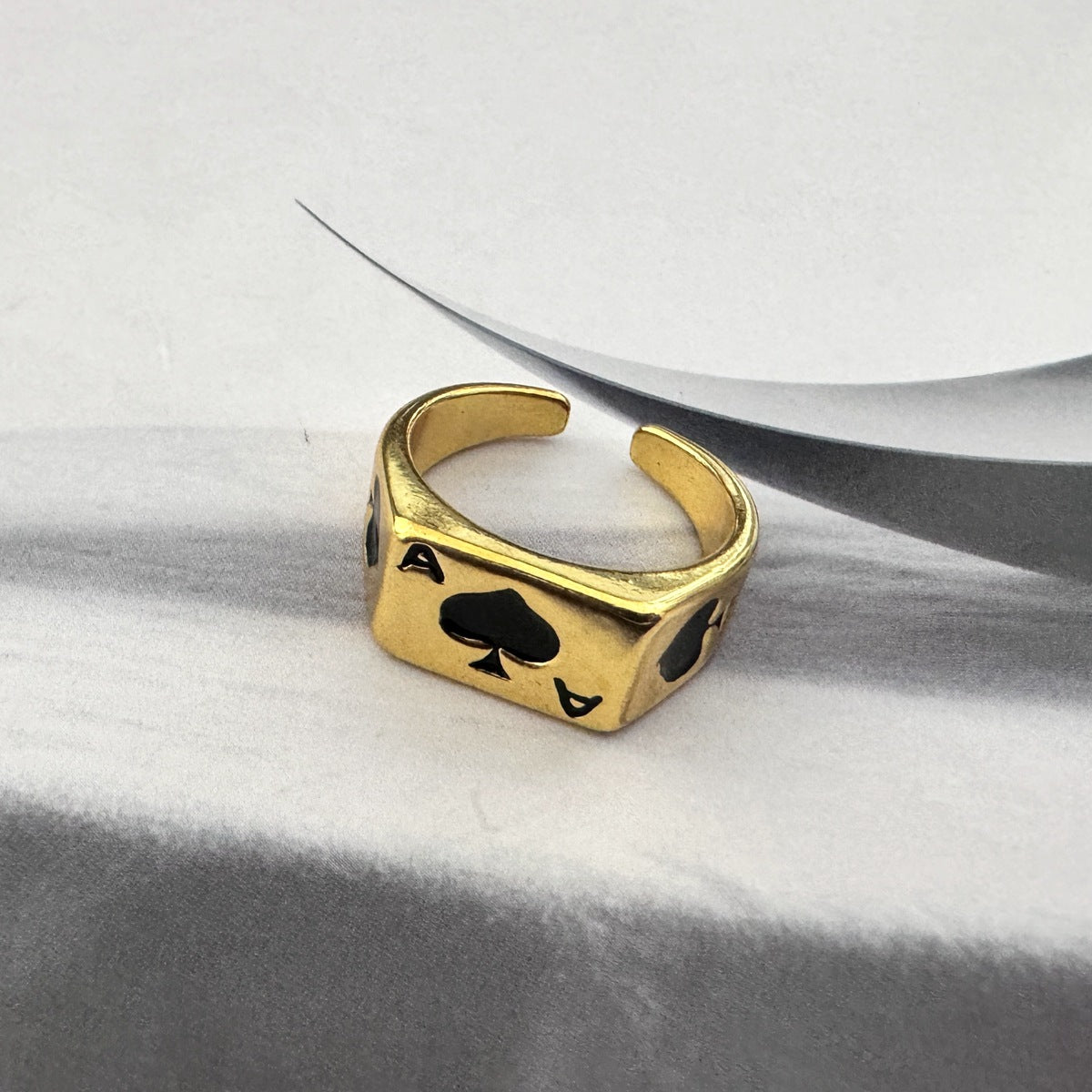 Women's & Men's Retro Sier Trendy Steel Black Peach Playing Card Personality Ring
