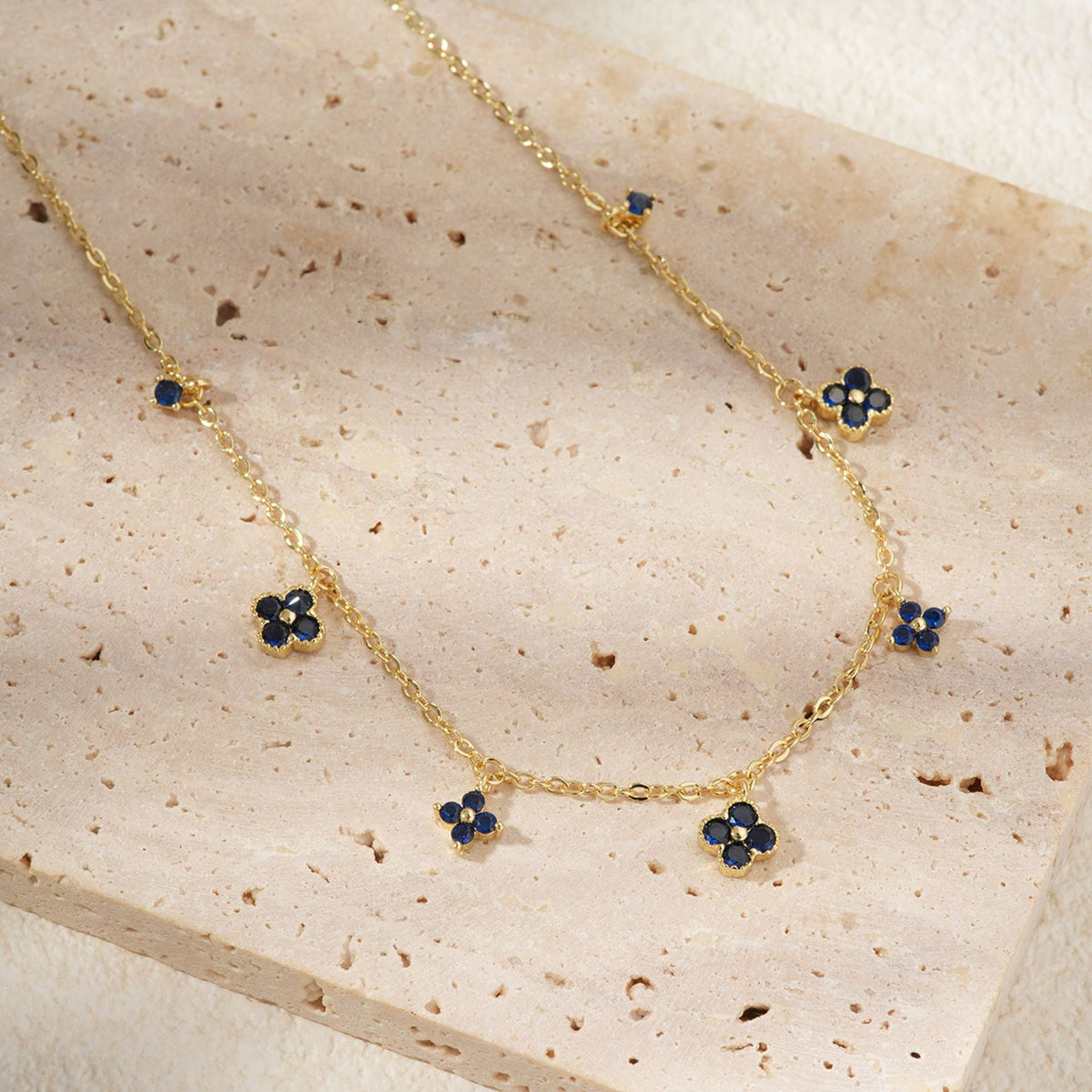 Flower-shaped Clavicle Chain Fashion Inlaid Zirconium Design Birthday Pendant