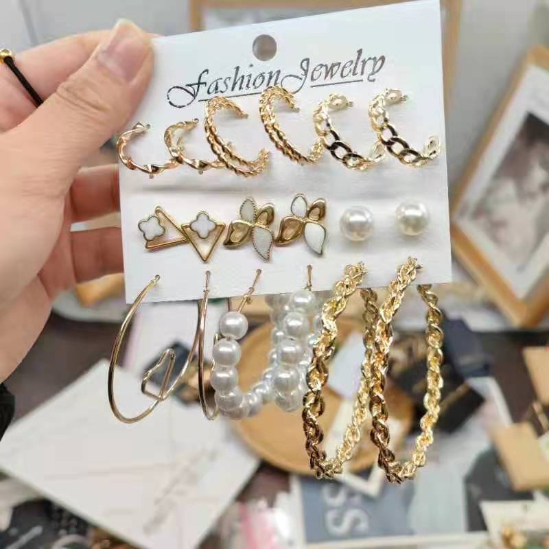 Women's French Retro Circle Pearl For Stud Earrings