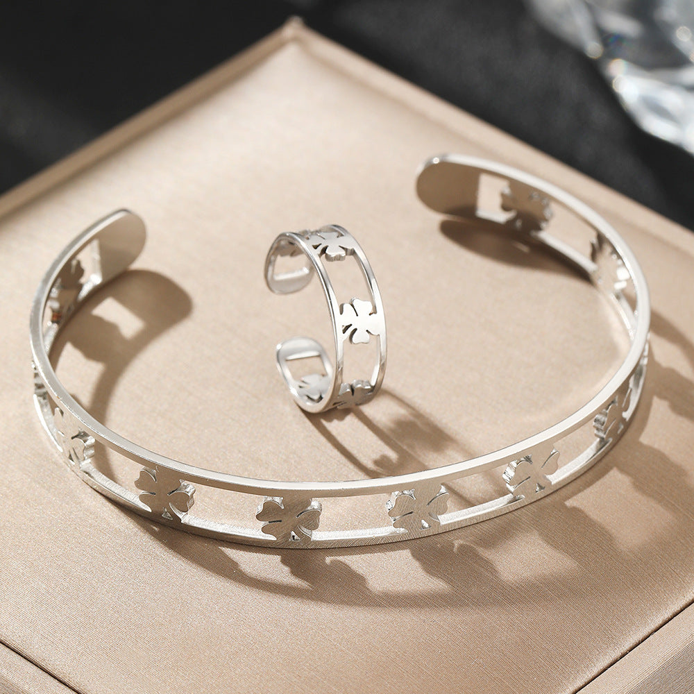 Women's Four-leaf Clover Gold-plated Hollow For Bracelet