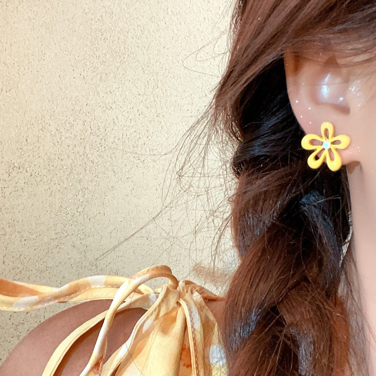 Women's Fresh Glaze Flowers Hollow Ear Fashion Temperament Minority Earrings