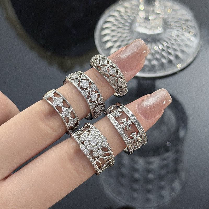 Women's Mild Luxury Retro Delicate Diamond Clover Flower-de-luce Open Niche Twin Rings