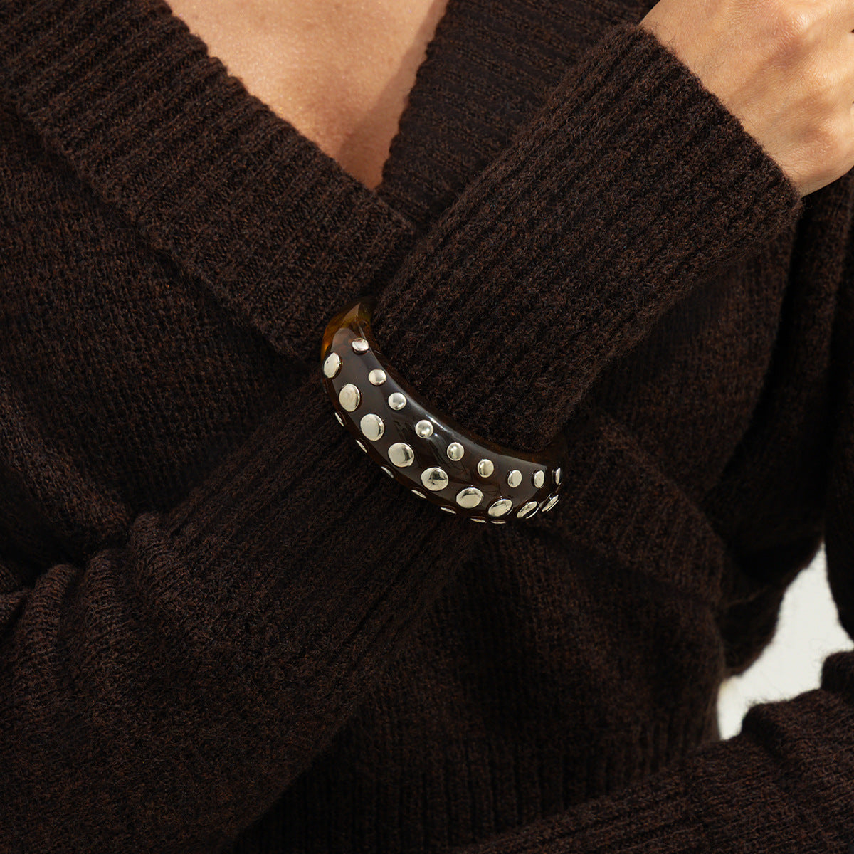 Style Blooming Rivet Open Resin Fashion Bracelet