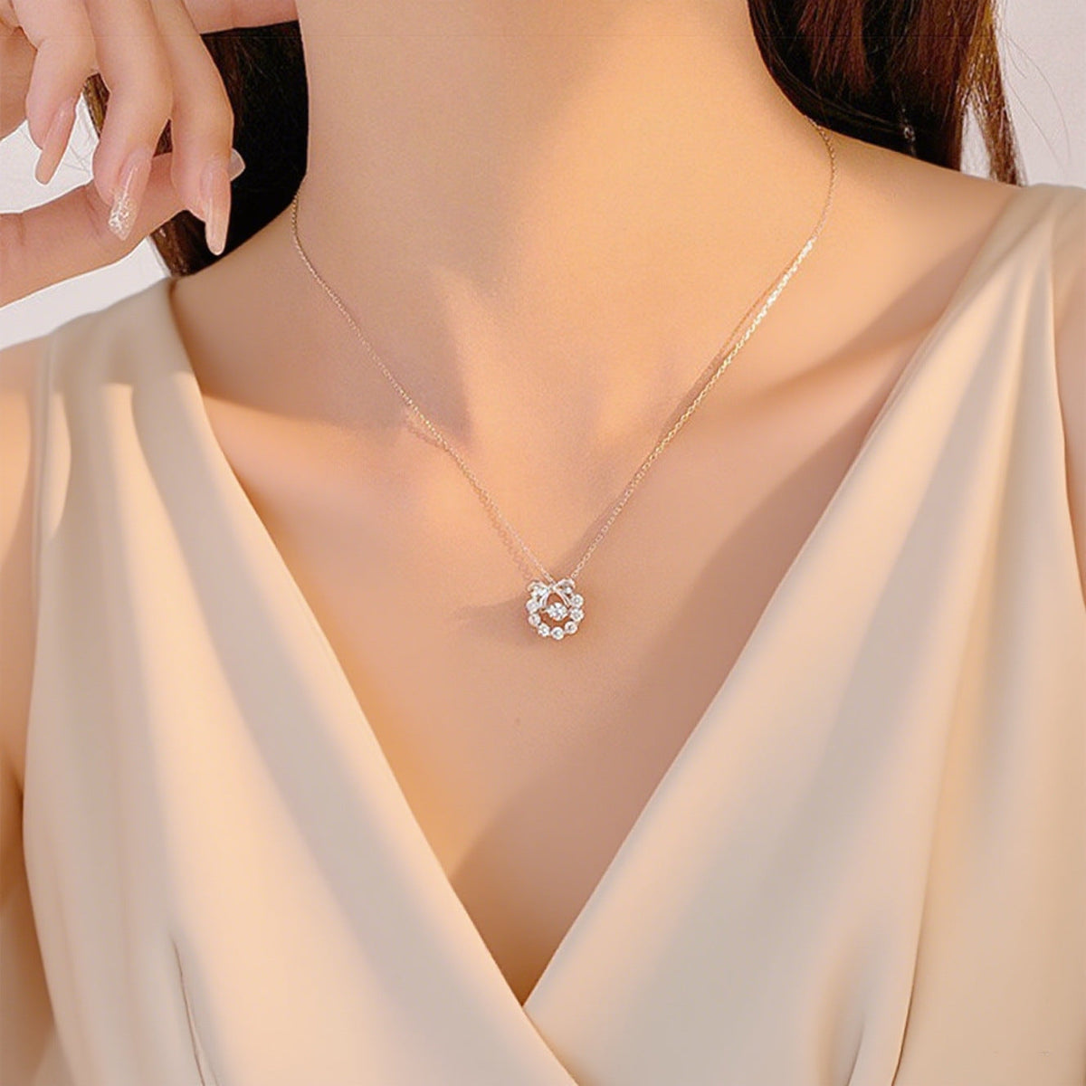 Bowknot Smart Rhinestone Titanium Steel Light Luxury Exquisite Pulsatile Heart Necklaces