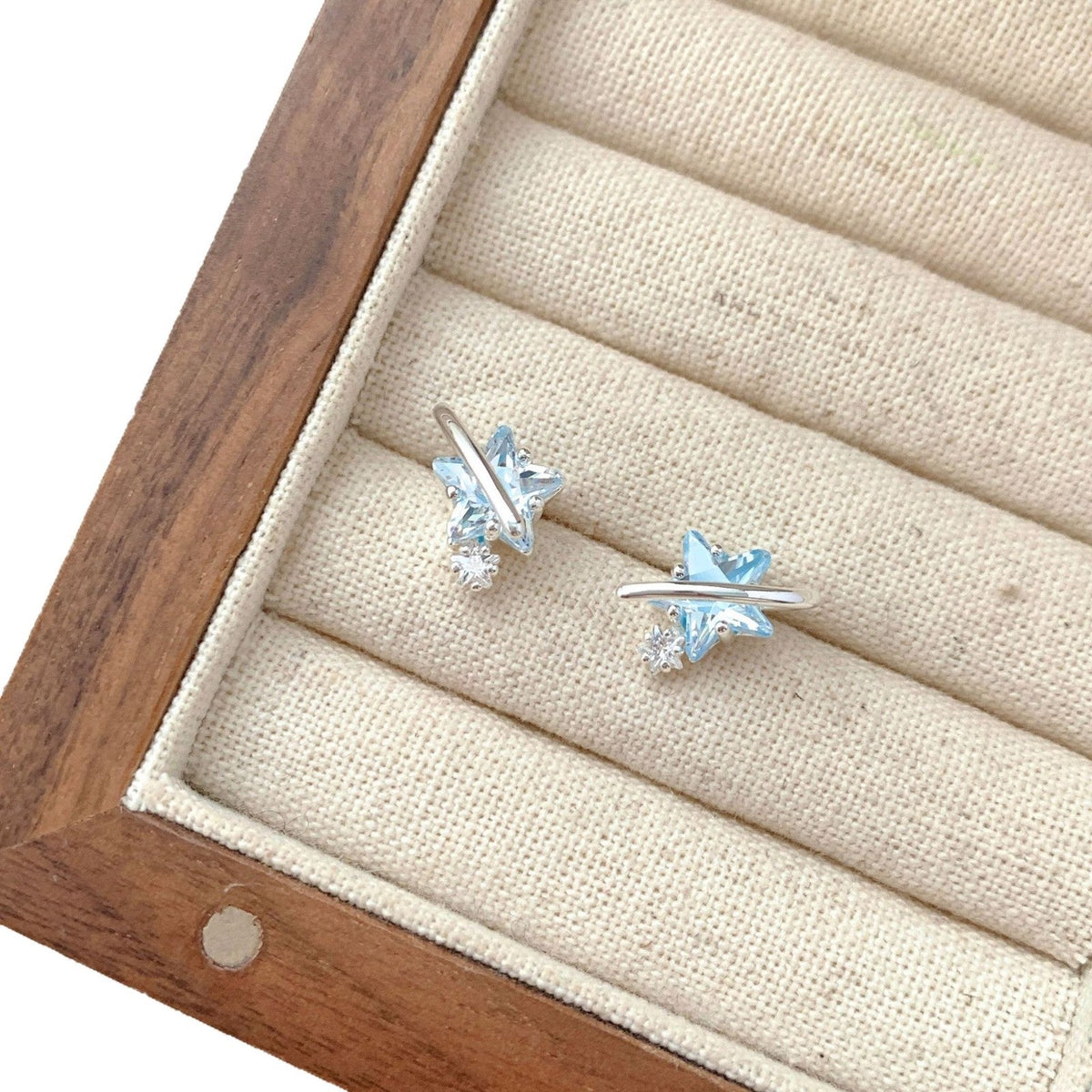 Women's Pink Blue Star Ear Track Swing Exquisite Small Versatile Commuter Stud Earrings