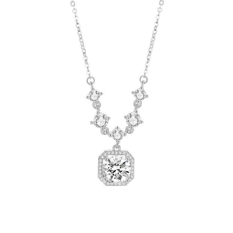 Women's High-grade Style Niche Design Commuter Sugar Exquisite Clavicle Necklaces