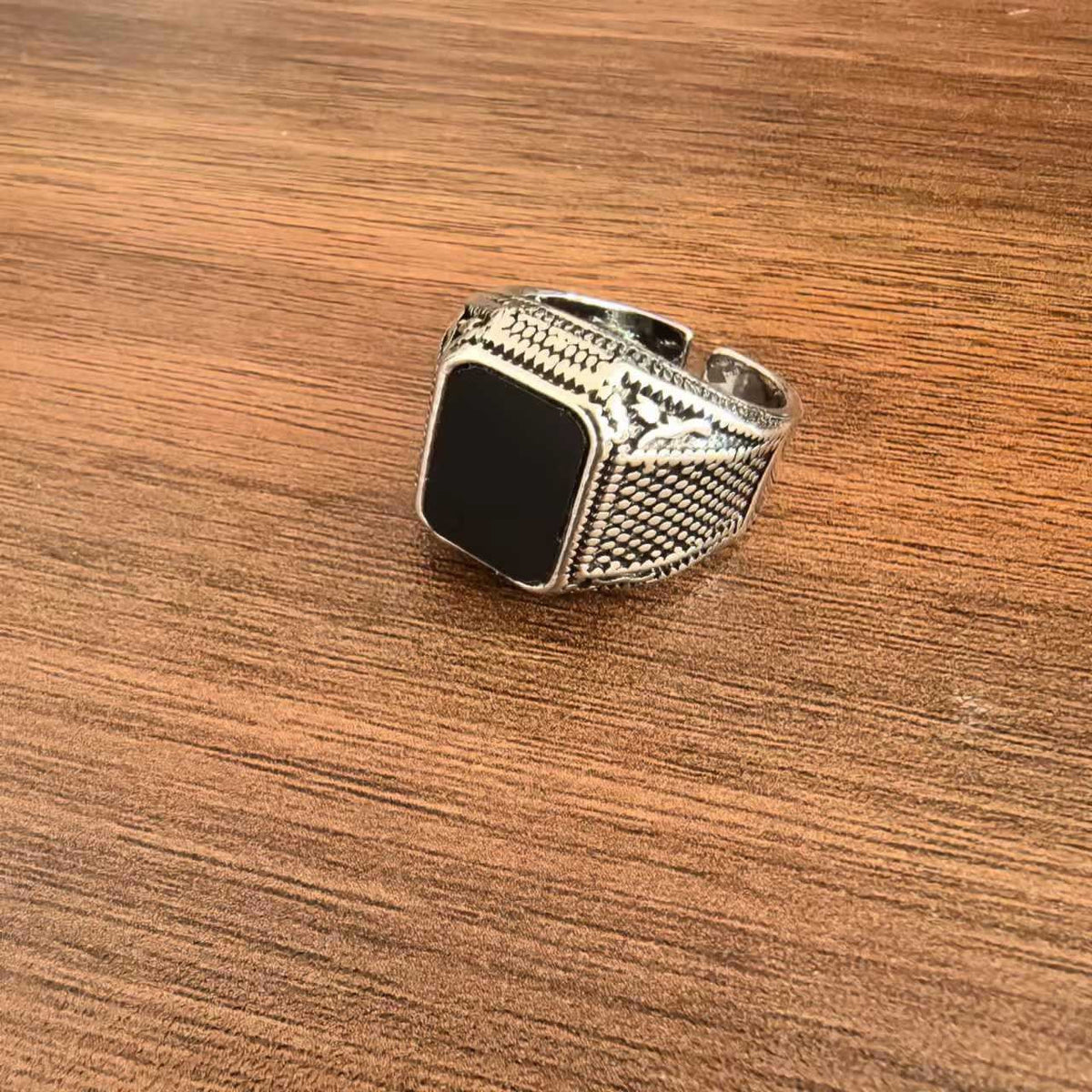 Women's & Men's Retro Sier Trendy Steel Black Peach Playing Card Personality Ring
