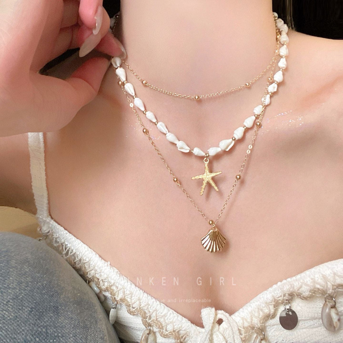 Women's Pearl Shell High-grade Light Luxury Minority Clavicle Necklace