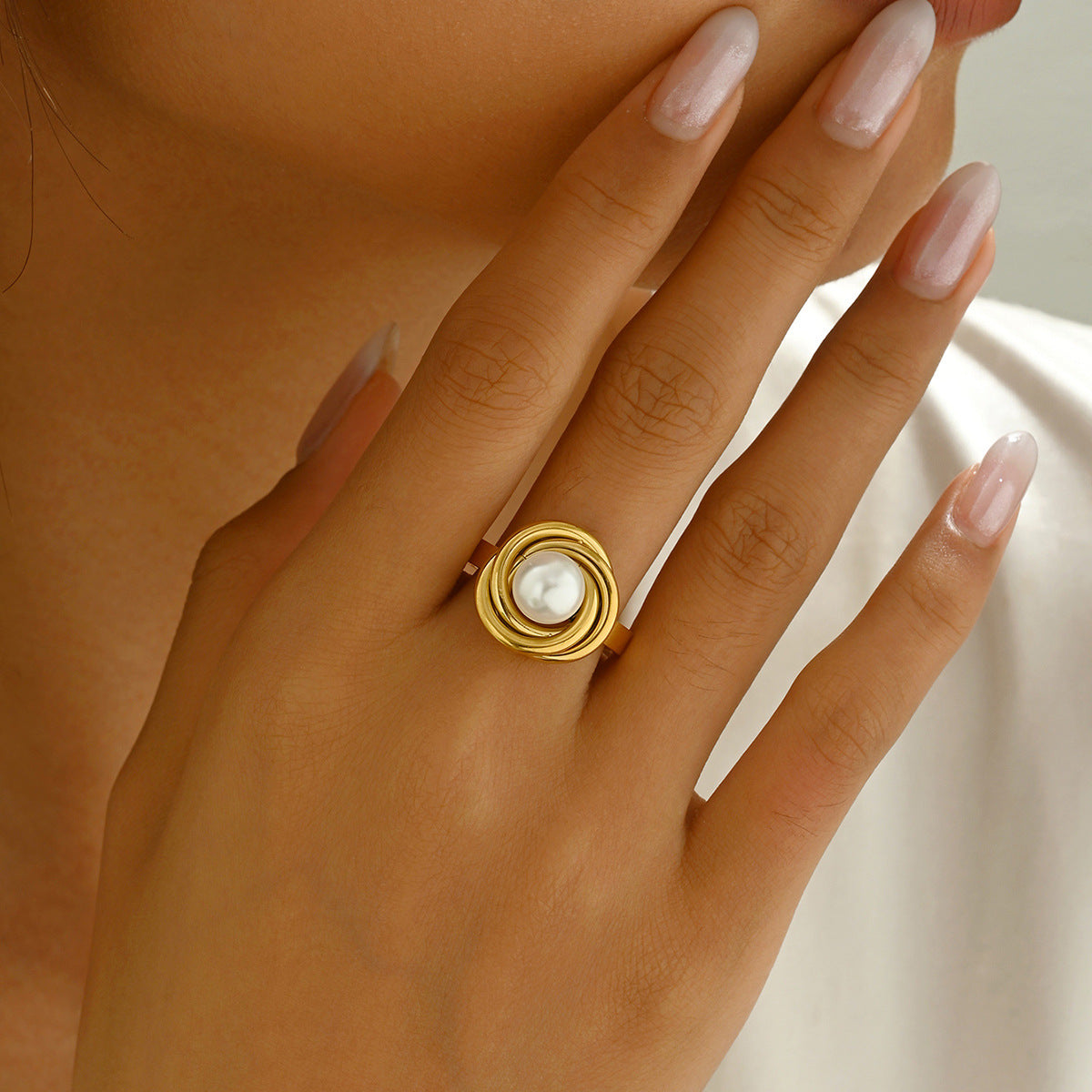 Women's Rose Flower Pearl Luxury Affordable Fashion High-grade Ring
