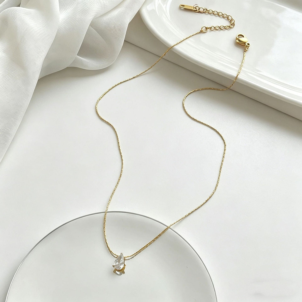 Diamond Female Summer Clavicle Chain Special Interest Light Luxury Do Necklace