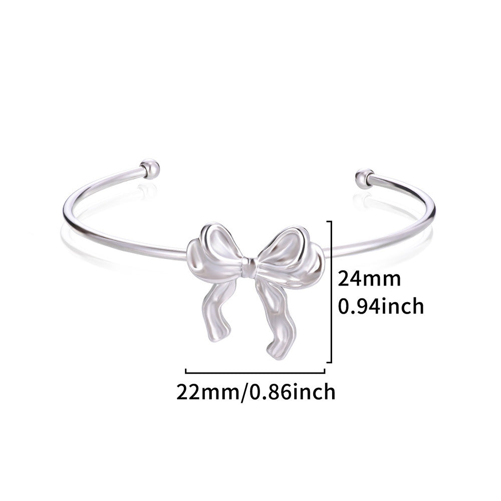 Women's Minimalist Heart Irregular Metal Glossy Surface Bracelet