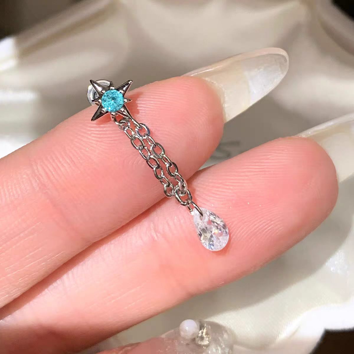 Pa Green Zirconium Umbilicaria Bone Nail Collection Earrings