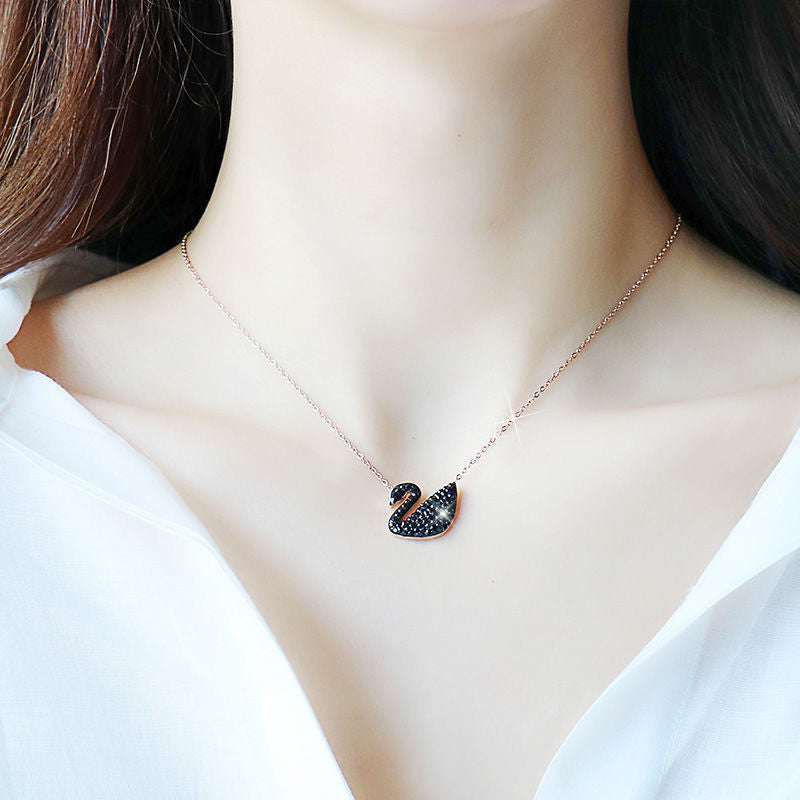 Gold Black Swan Female Titanium Steel Clavicle Chain Pendants