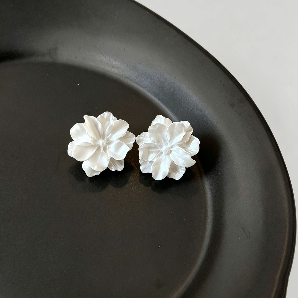 Women's Fairy Sweet Flower Earless Mosquito Coil Niche High-grade Ear Clip