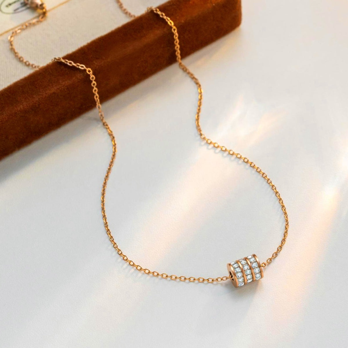 Small Waist Titanium Steel Female Special Interest Light Luxury High-grade Bracelets