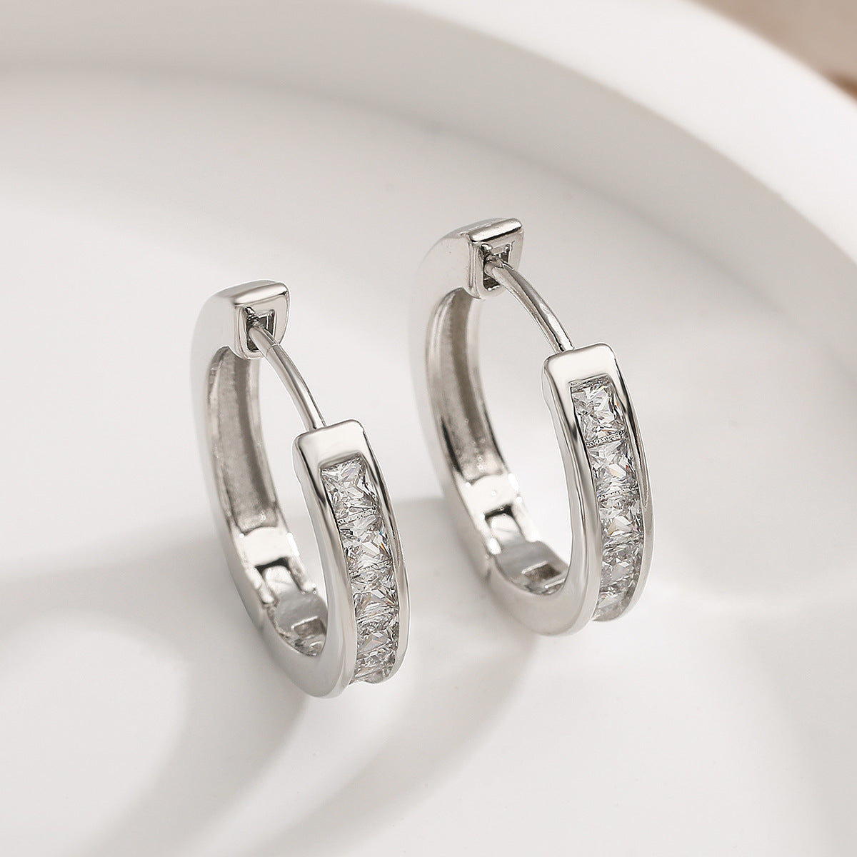 Women's Simple Real Gold Electroplated Copper Inlaid Zircon Rings