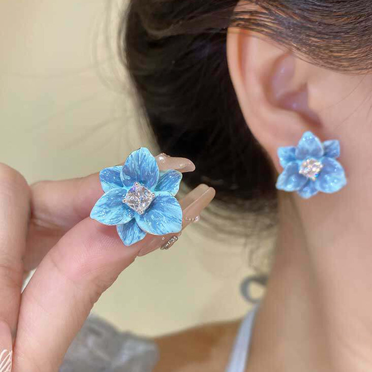 Oil Flower-de-luce Gentle Fresh French Elegant Summer Stud Earrings