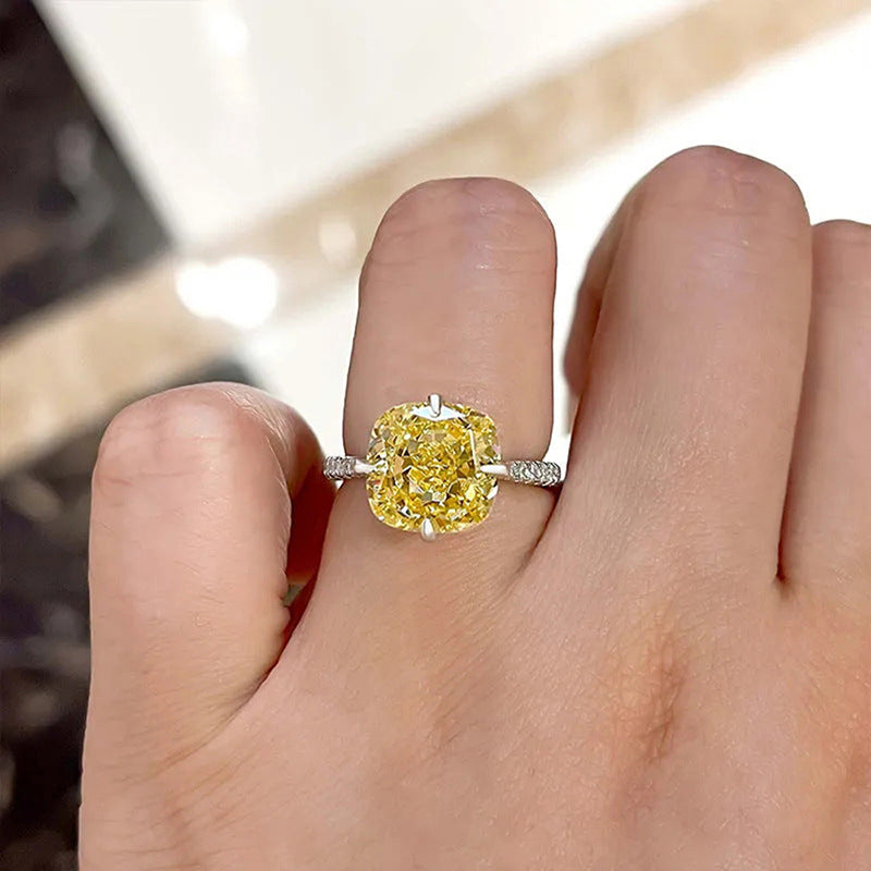 Women's Shi Elegant Korean Imitation Citrine Wax Inlaid Square Ring