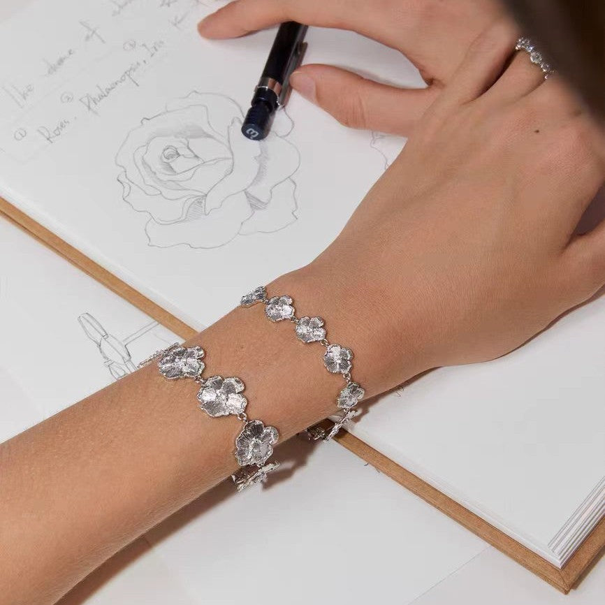 Women's Style Hibiscus Flower Embroidery Small Temperament Wild Elegant Personality Niche Bracelets