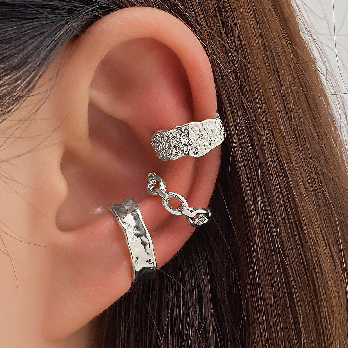 Chain Love Wide Glossy Twist With Diamond Ear Clip