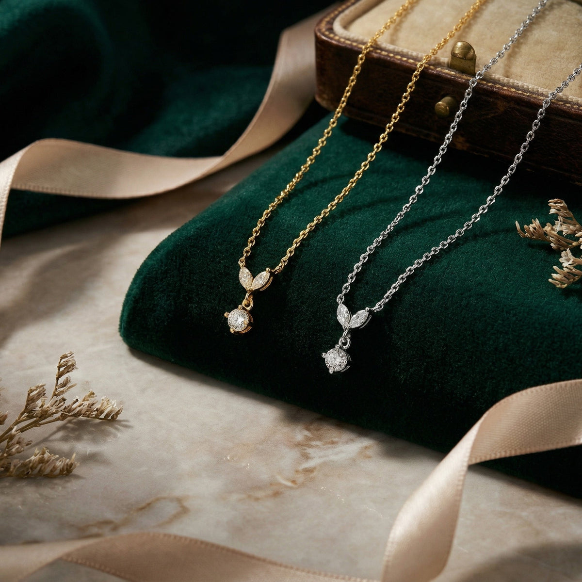 Women's Light Luxury Inlaid Zircon Clavicle Chain Necklace