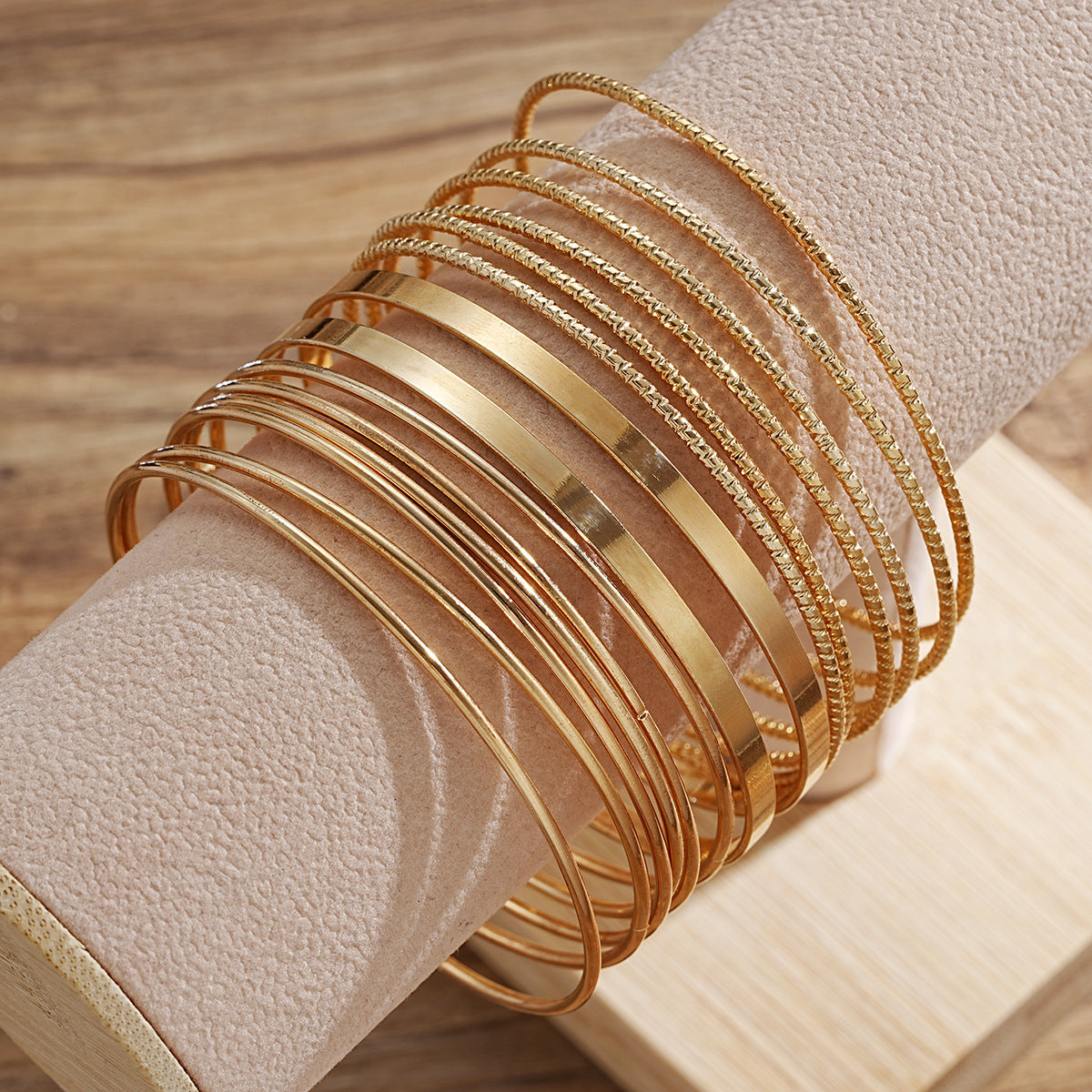 Retro Exaggerated Personalized Wide Golden Glossy Irregular Wristband Match Bracelet